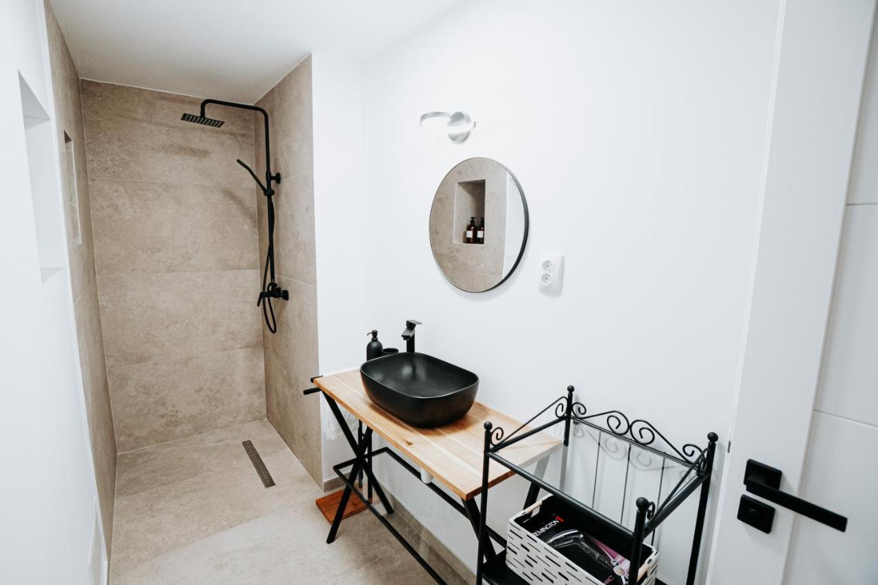 Authentic Old Town Retreat Apartment Sibiu Luaran gambar